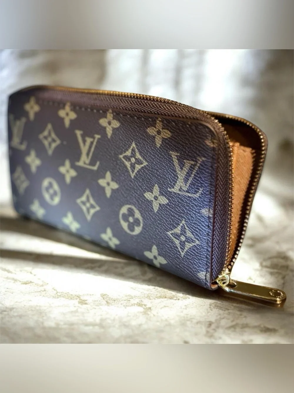 Louis Vuitton Beige and Pink Interior Zip Wallet